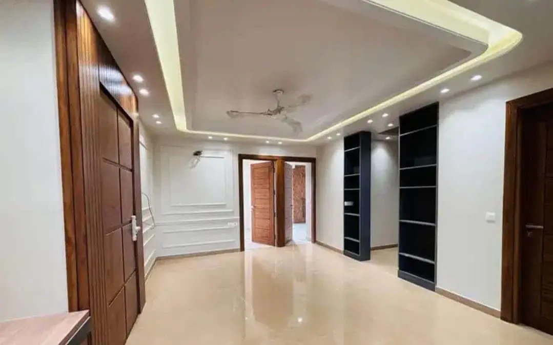 New 3BHK Flat for Sale in Sector 52 | Noida