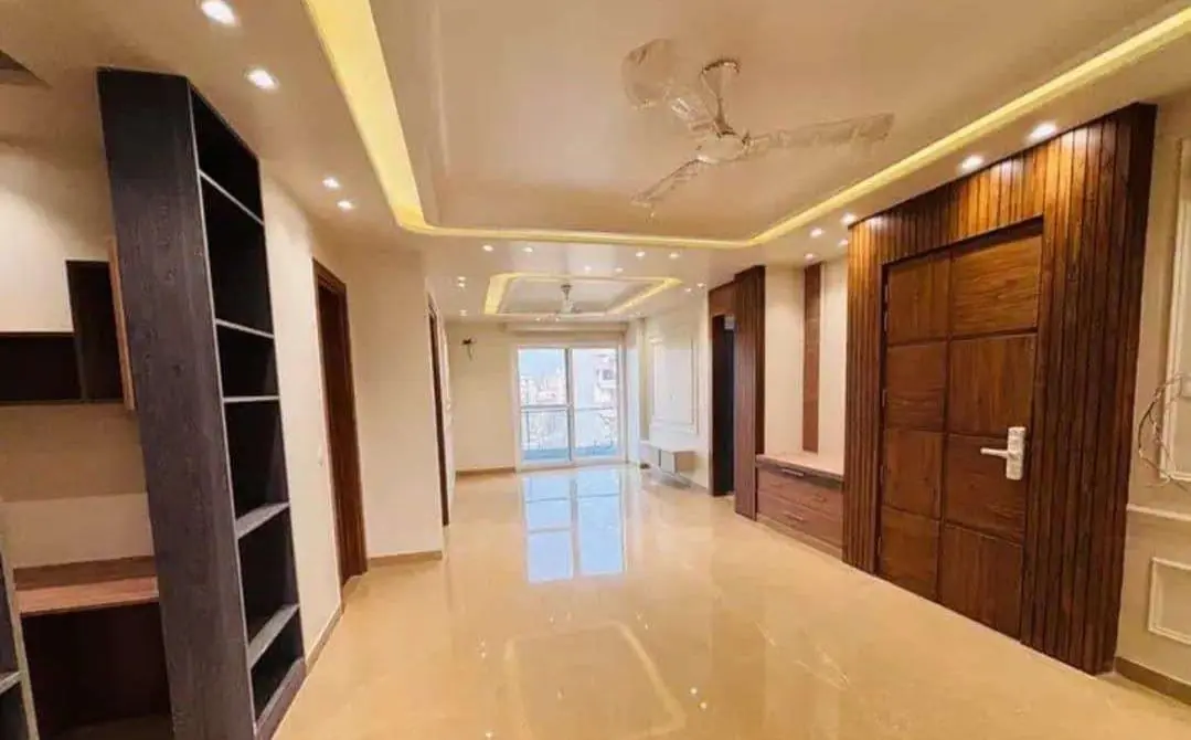 New 3BHK Flat for Sale in Sector 52 | Noida