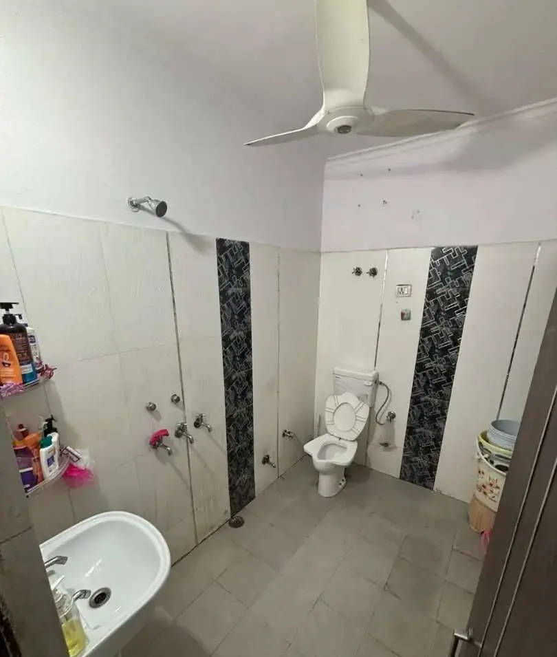 2BHK Flat for Sale in Ramesh Nagar | Delhi