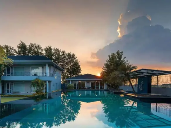 FarmHouse for Sale in Noida