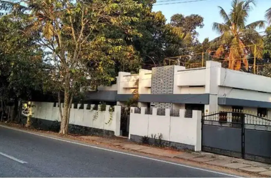 4BHK Bungalow for Sale in Poozhikunnu | Thiruvananthapuram