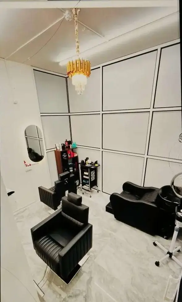 Salon for Sale in Delma | Kozhikode