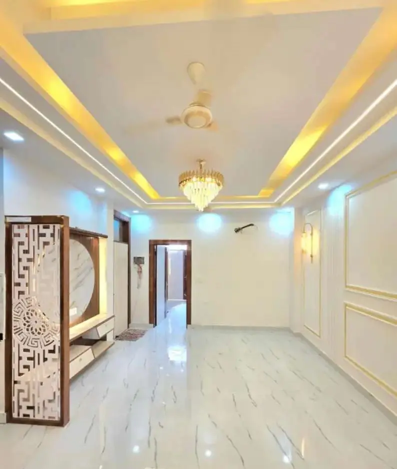 3BHK Flat for Sale in Gaur Chowk | Greater Noida