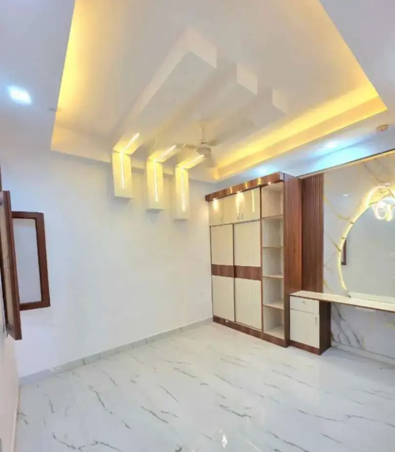 3BHK Flat for Sale in Gaur Chowk | Greater Noida