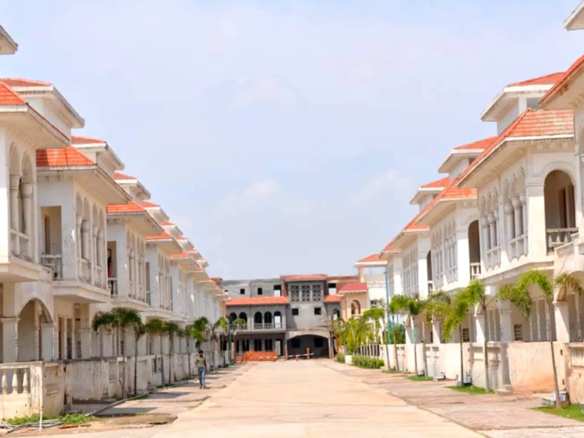 Villa for rent in Noida Extension